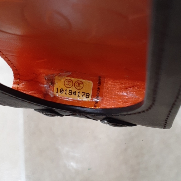 Chanel Ipod holder - Picture 4 of 7